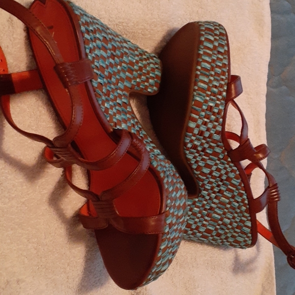 Shoes - Picture 4 of 4